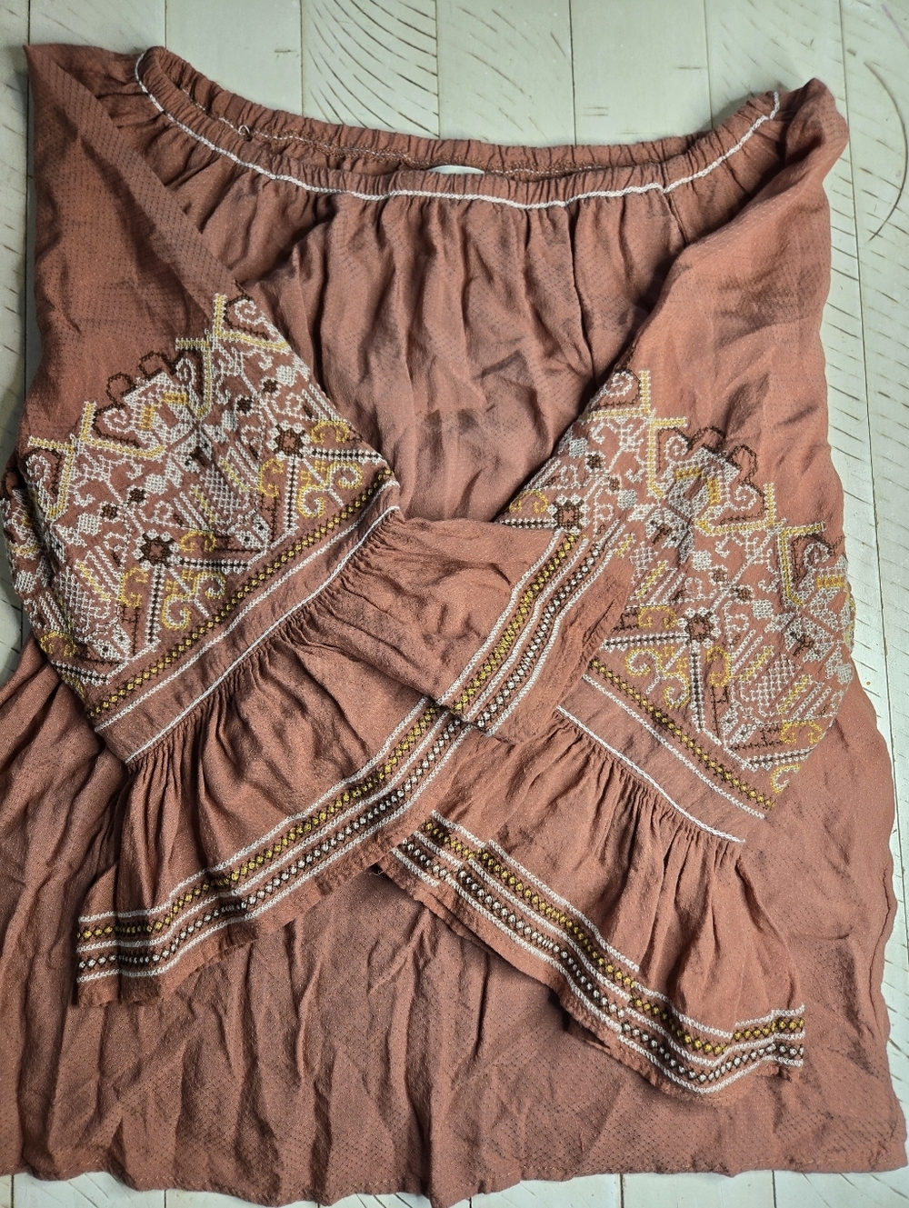 Max Studio Boho Embroidered Blouse Size M Rust Peasant Top Short Sleeve